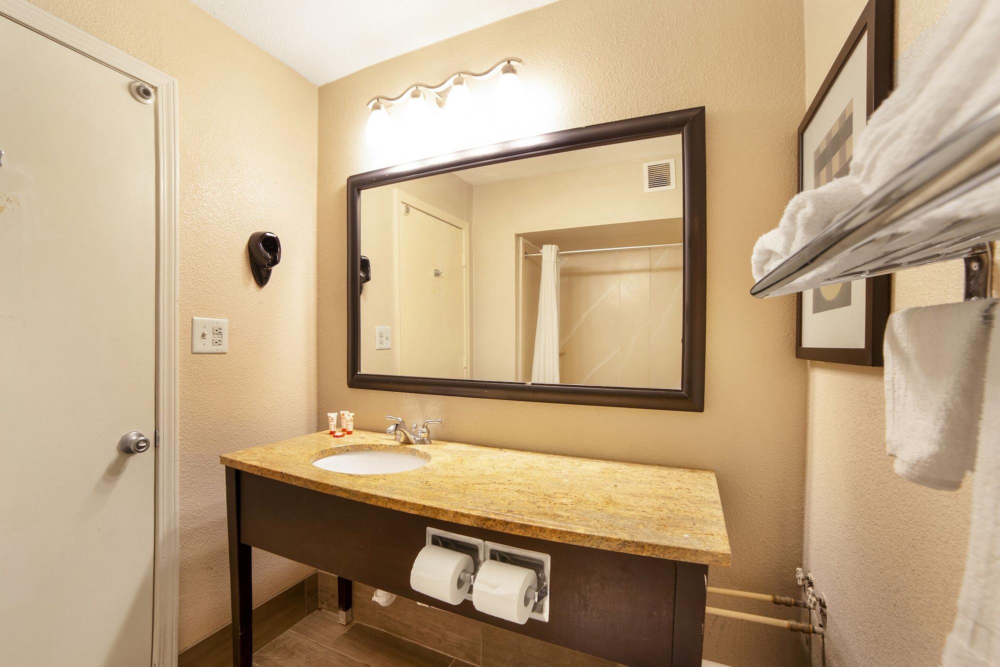 Econo Lodge Inn And Suites Dentsville Esterno foto