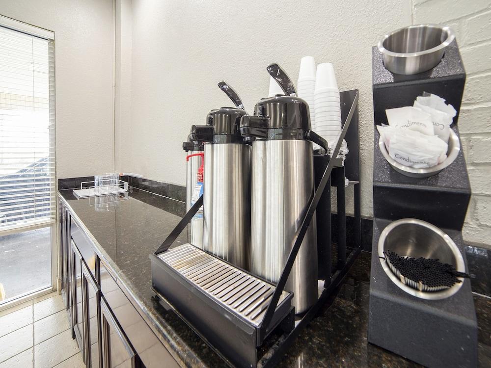 Econo Lodge Inn And Suites Dentsville Esterno foto